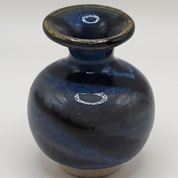 Whitefish Pottery Small Blue Pottery - Picture 1 of 2